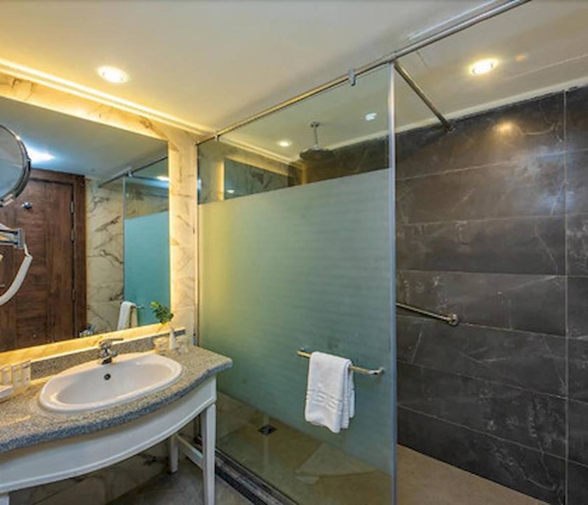 Titanic Beach Spa & Aqua Park in Hurghada