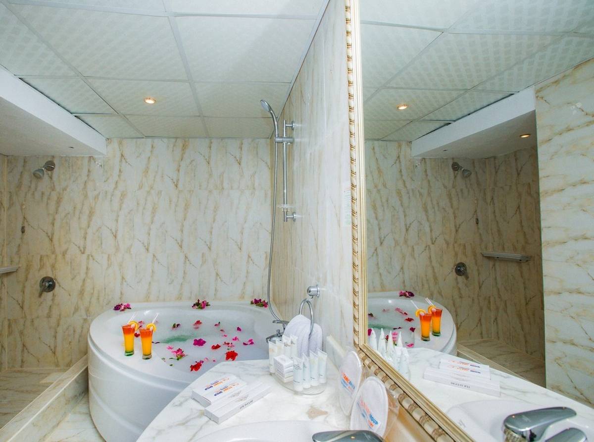 Titanic Beach Spa & Aqua Park in Hurghada