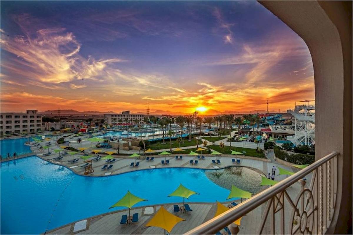 Titanic Resort & Aqua Park in Hurghada