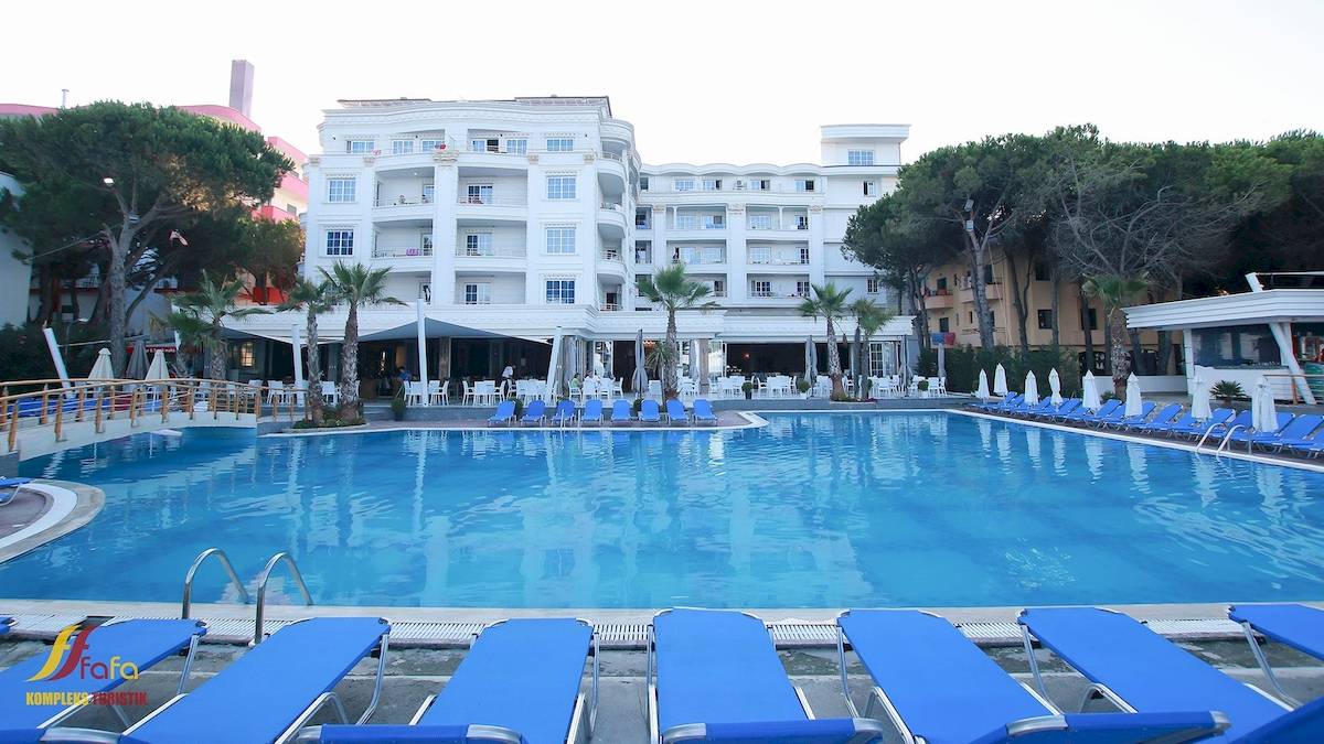 Fafa Premium Resort in Golem