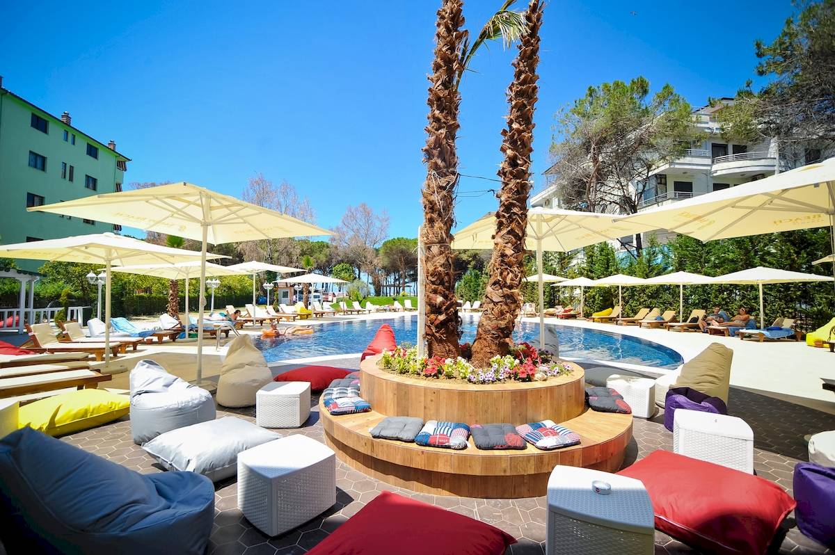 Sandy Beach Resort in Golem