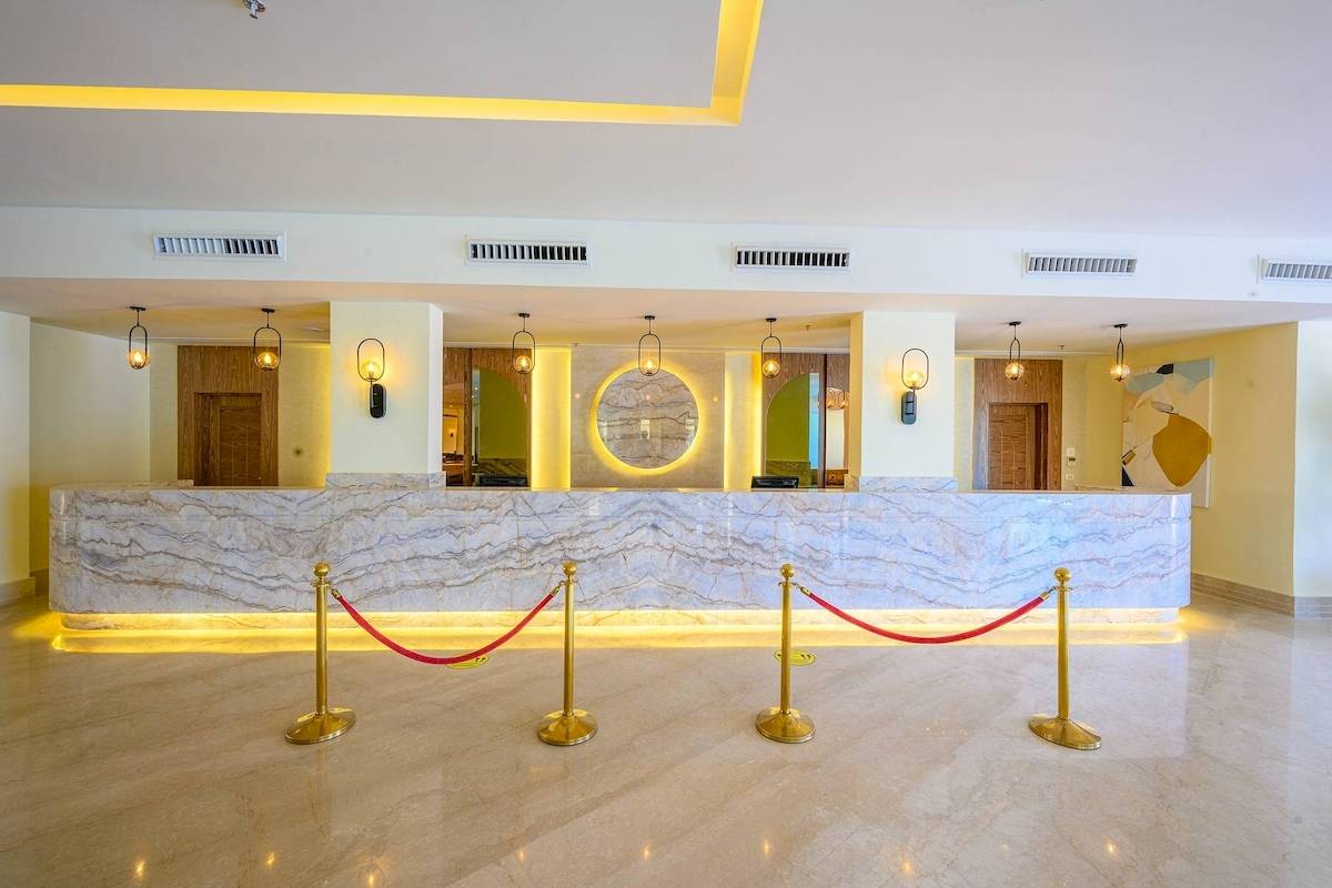 Amwaj Beach Club Hotel