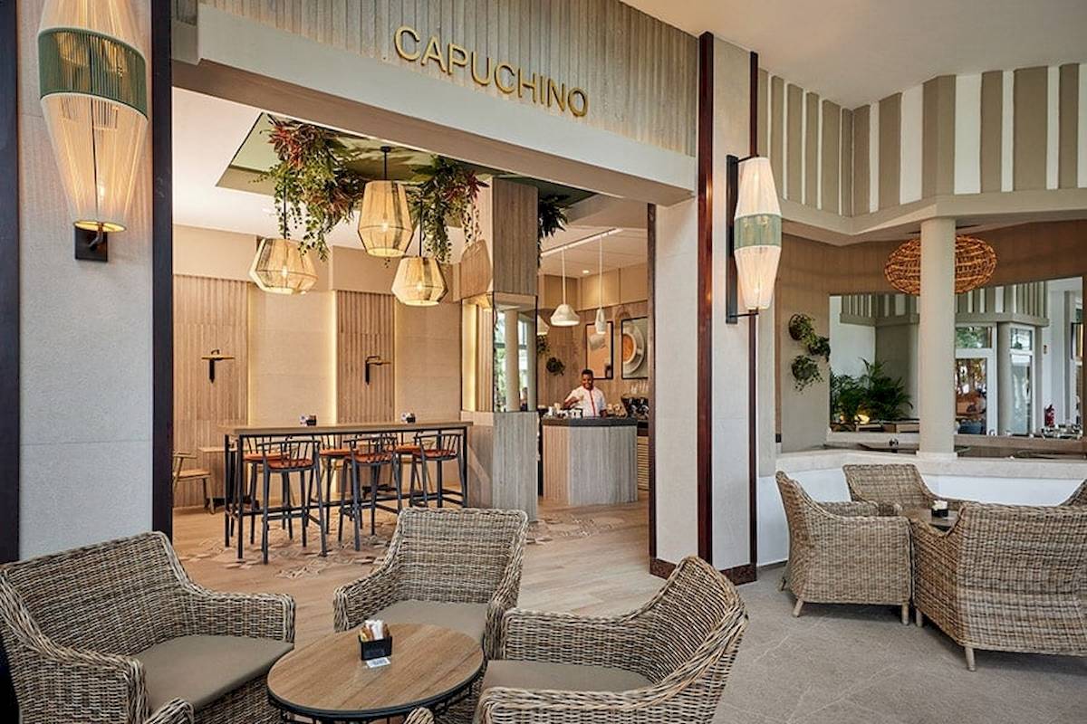 Lobby und Barbereich des Capuchino im RIU Palace Macao Hotel