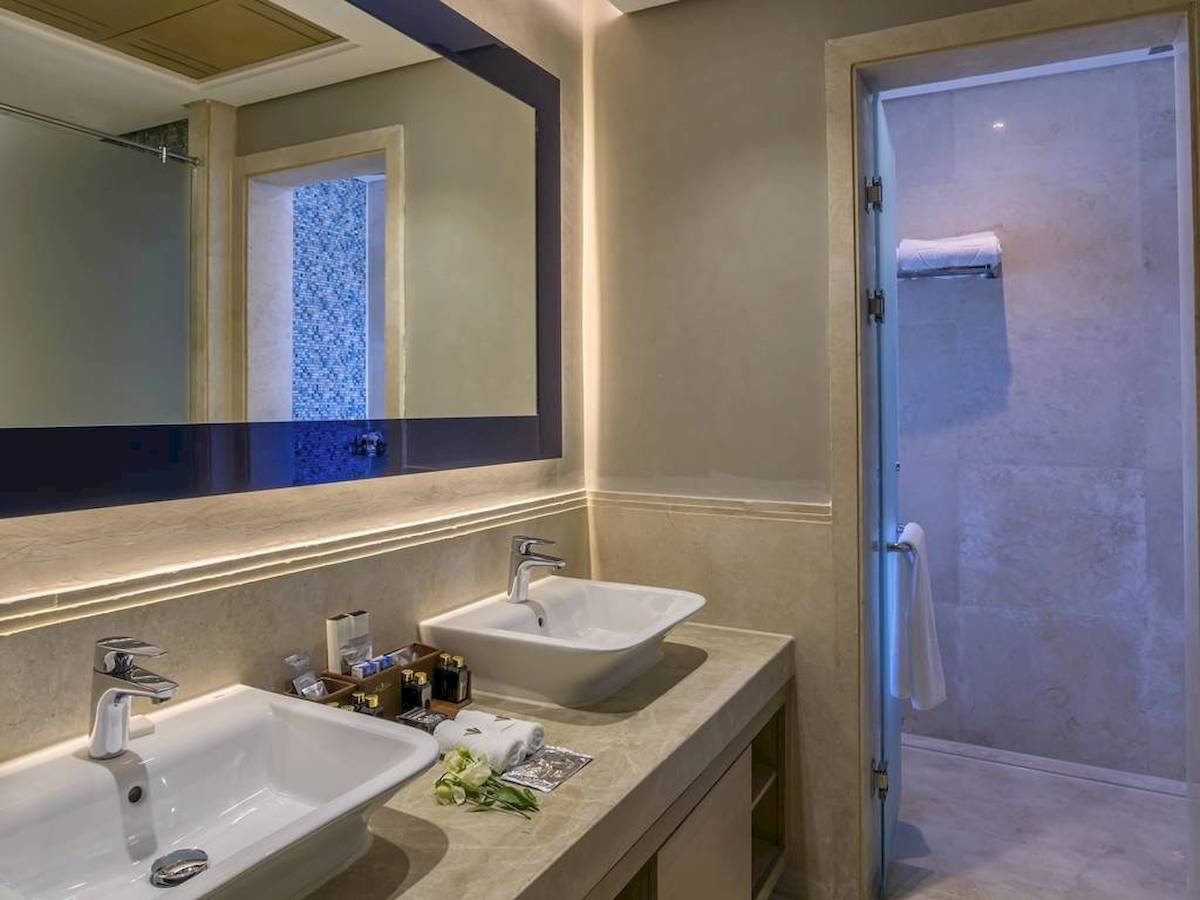 Rixos Premium Magawish Suites & Villas
