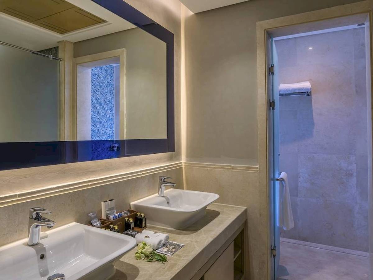 Rixos Premium Magawish Suites & Villas