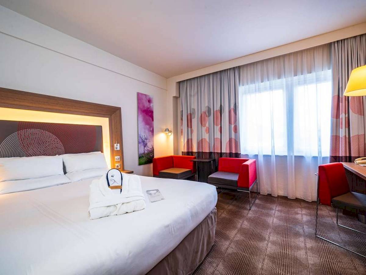 Novotel London West