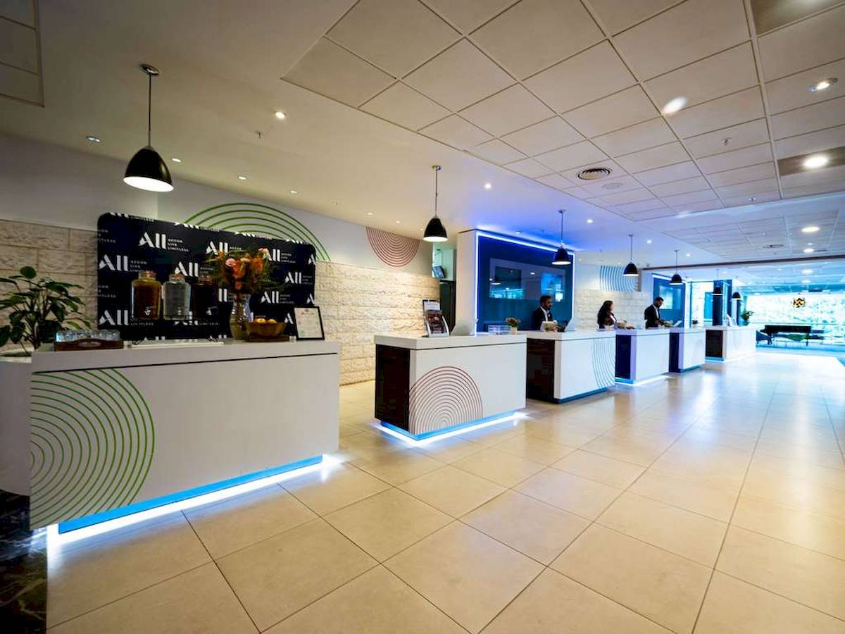 Novotel London West