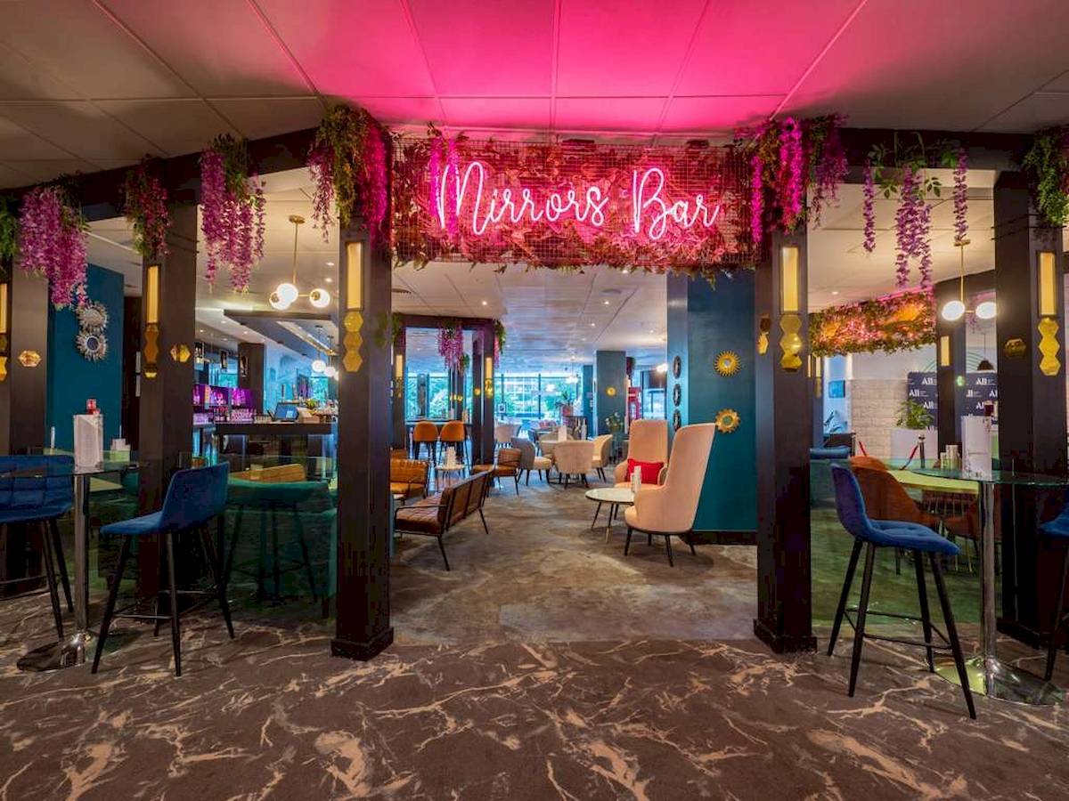 Novotel London West