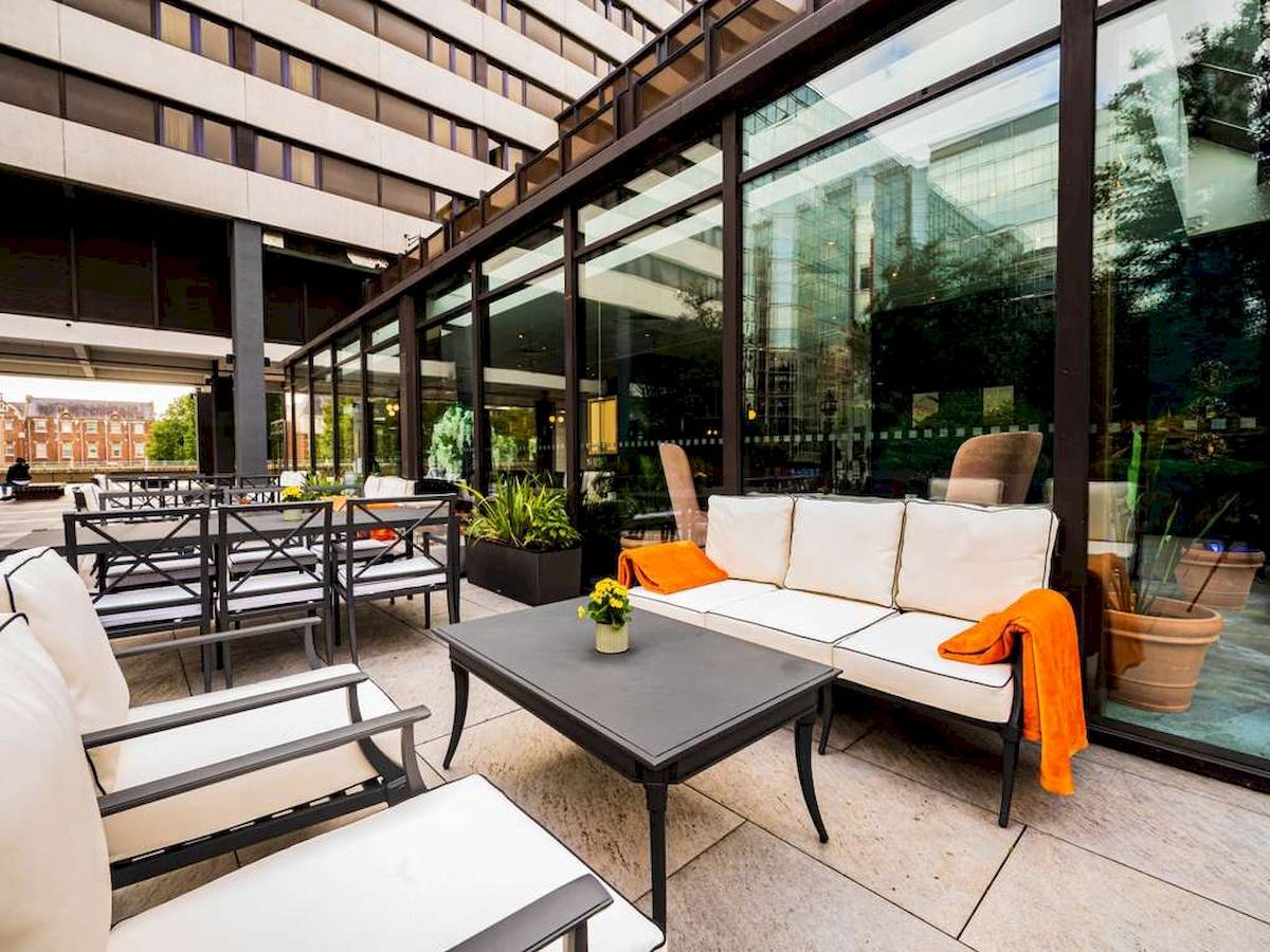 Novotel London West