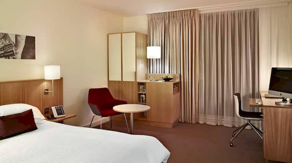 DoubleTree by Hilton Tower of London
