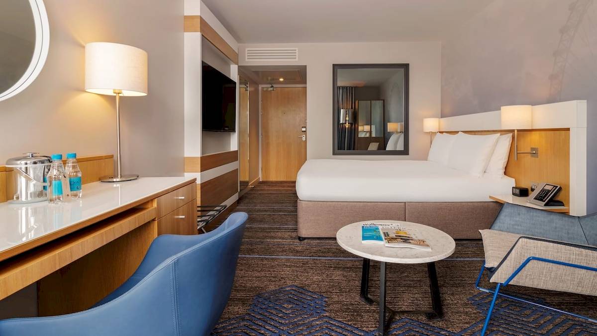 DoubleTree by Hilton Tower of London