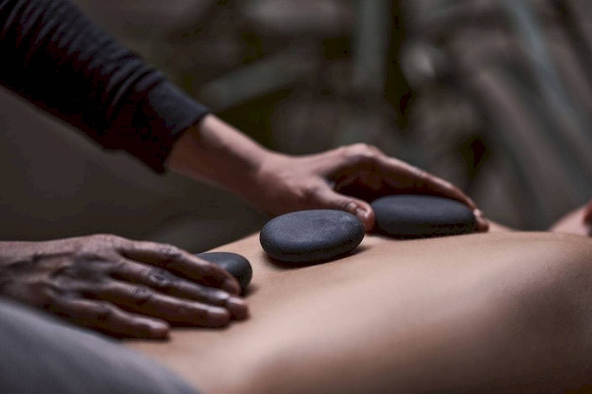 Massage mit Steinen im Hotel Casa Cook El Gouna