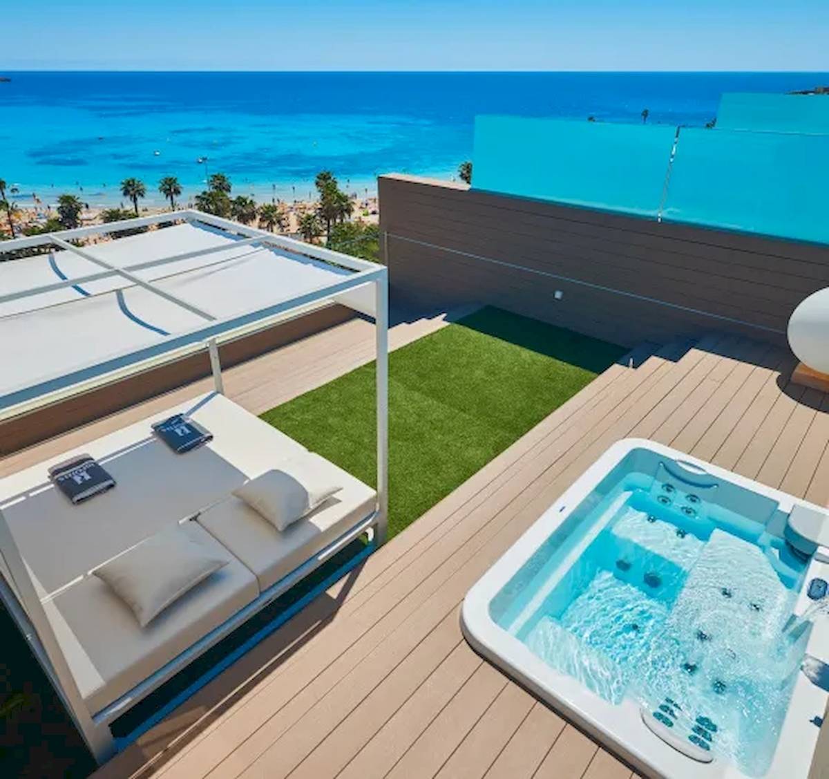 Hotel Mediterráneo in Sa Coma