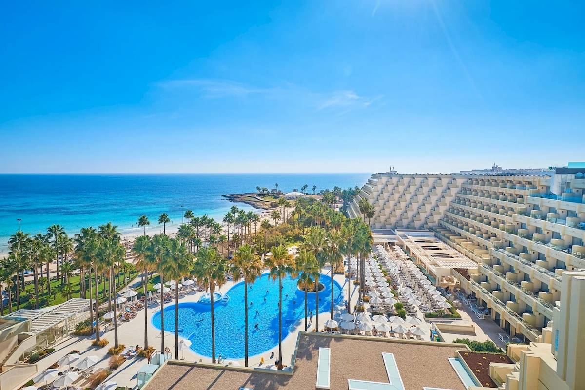 Hotel Mediterráneo in Sa Coma