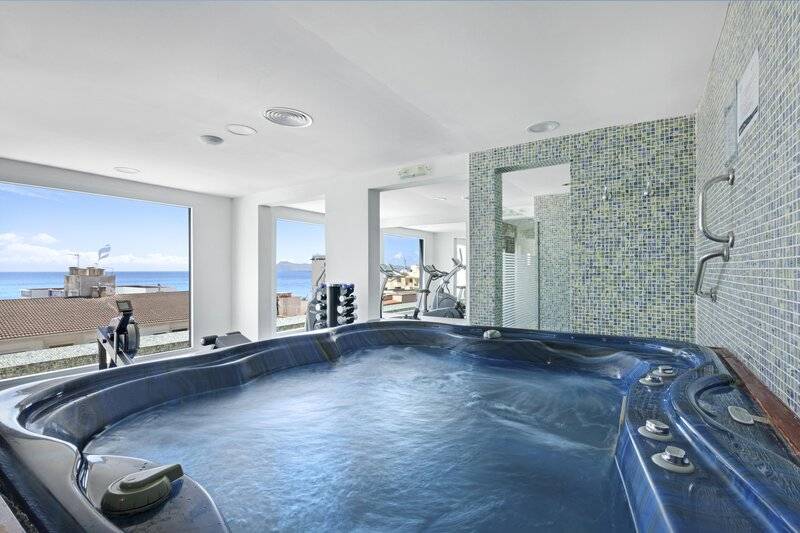 Jacuzzi mit Meerblick im THB Gran Playa Hotel