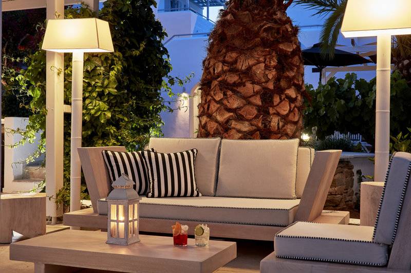 Mr and Mrs White Paros Hotel