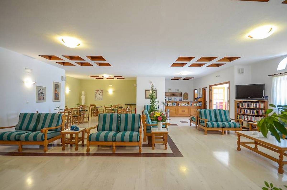 Proteas Hotel & Suites