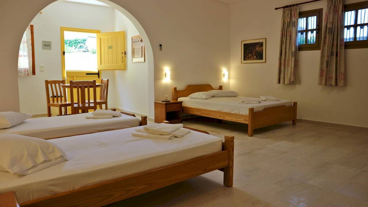 Proteas Hotel & Suites