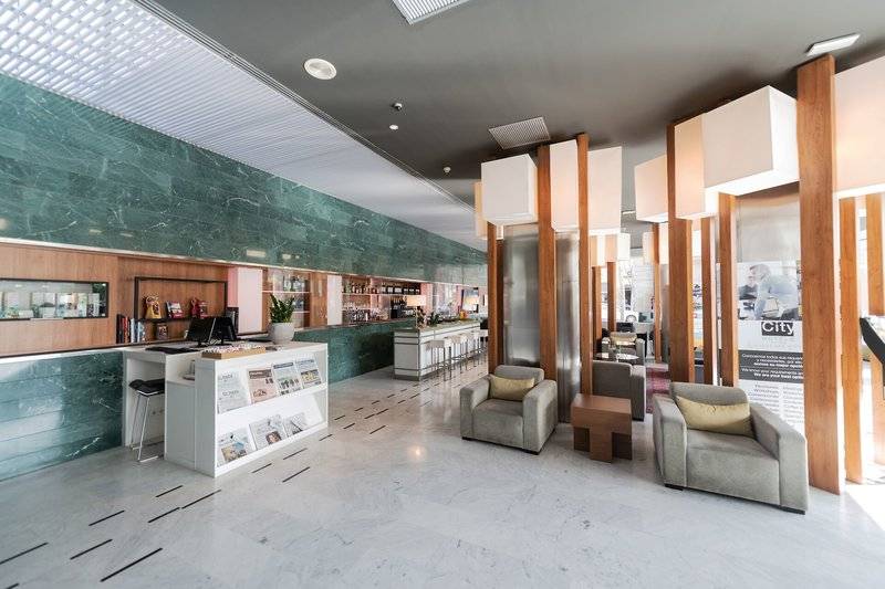 Atenea Barcelona Aparthotel in Barcelona