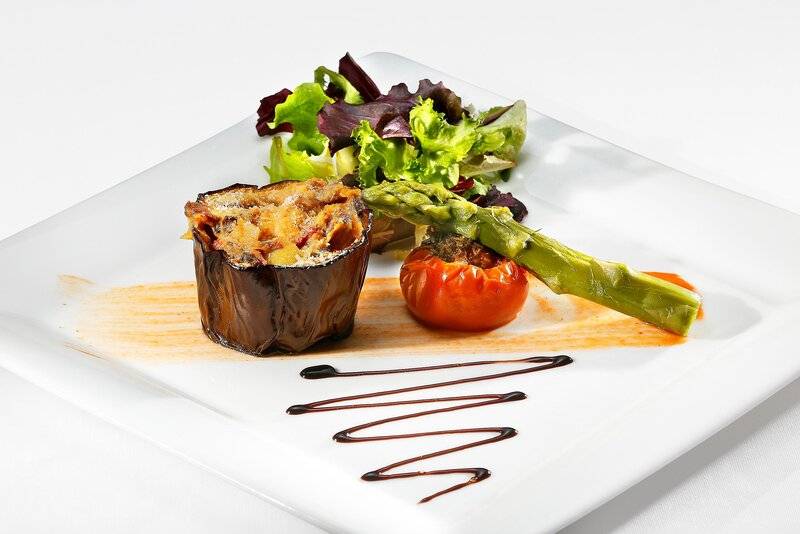 Gemüsegericht auf einem weißen Teller des HCC St. Moritz