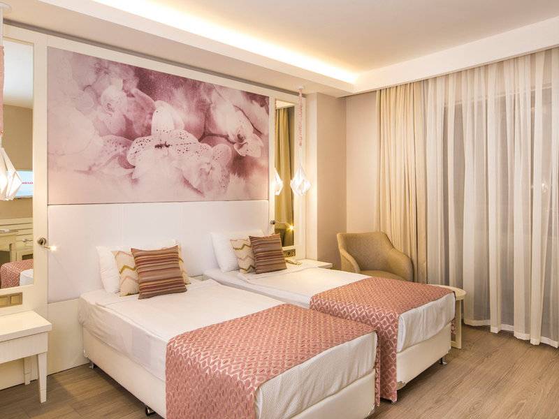 Diamond Premium Hotel & Spa - Side