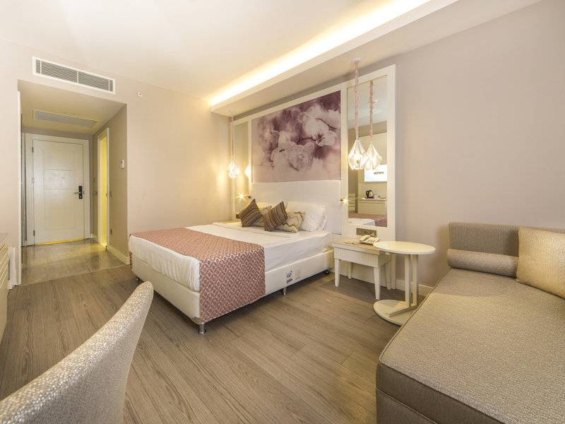 Diamond Premium Hotel & Spa - Side