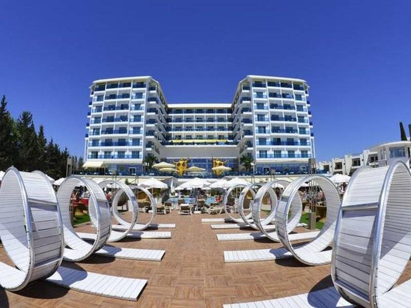Azura Deluxe Resort & Spa - Alanya