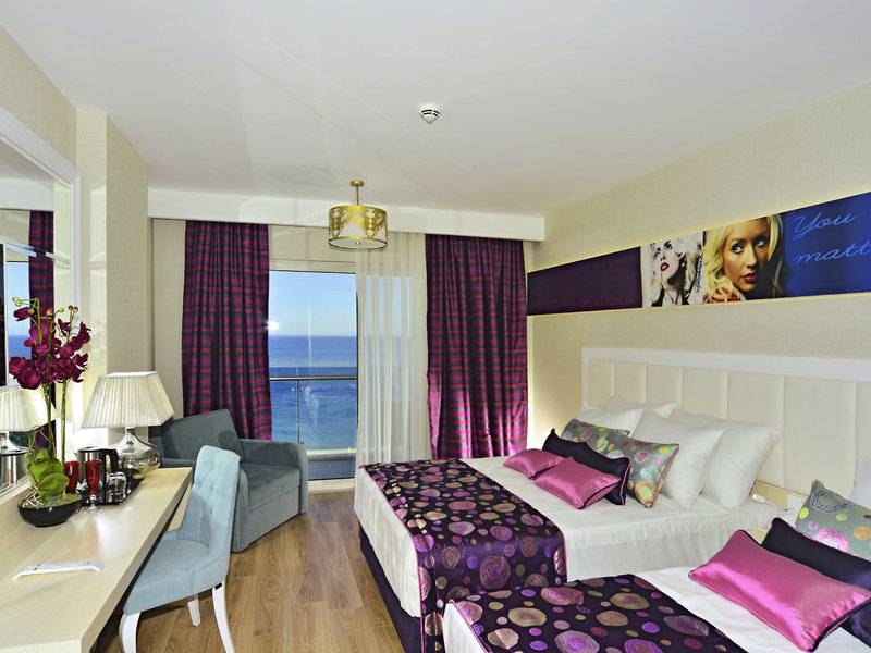 Azura Deluxe Resort & Spa - Alanya