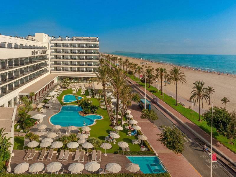 RH Bayren & Spa Hotel mit Poolanlage und Strandblick