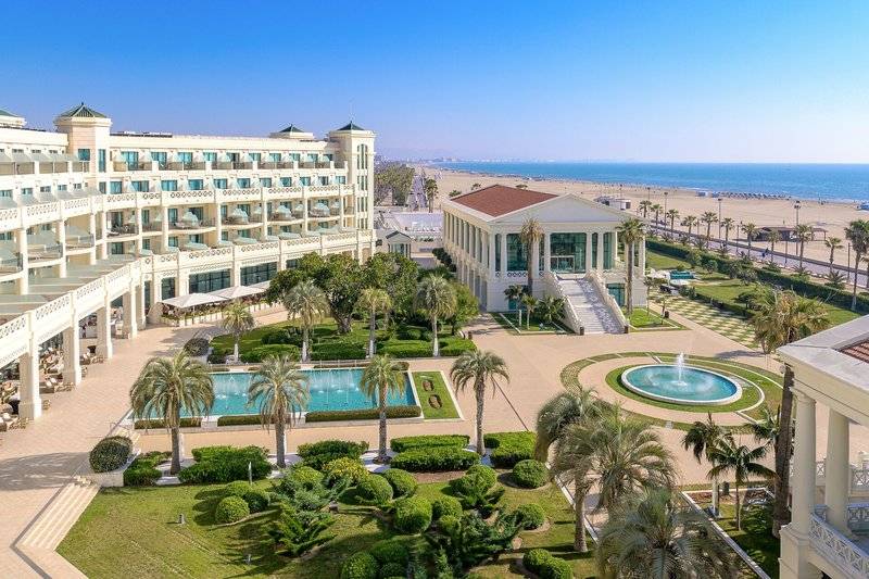 Las Arenas Balneario Resort in Valencia