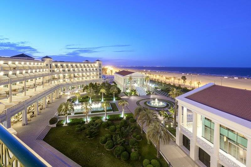 Las Arenas Balneario Resort in Valencia