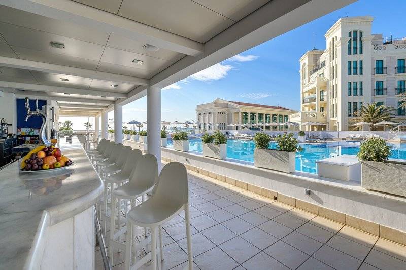 Las Arenas Balneario Resort in Valencia