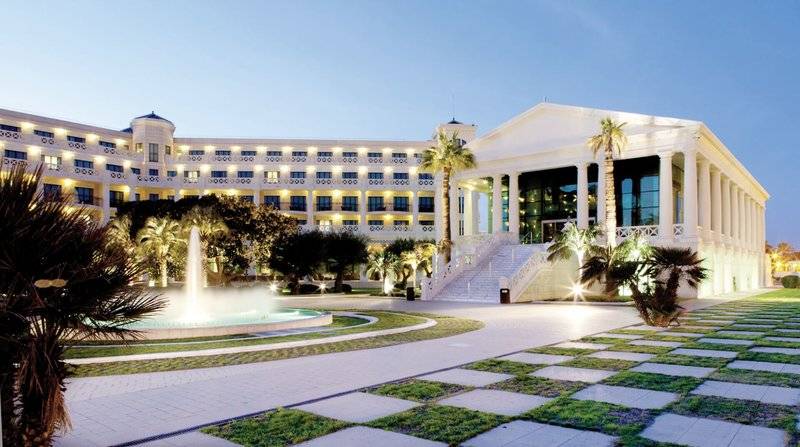 Las Arenas Balneario Resort in Valencia