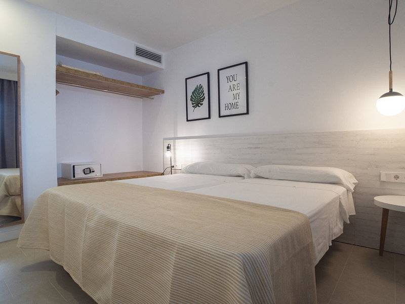 Apartamentos Es Pujols