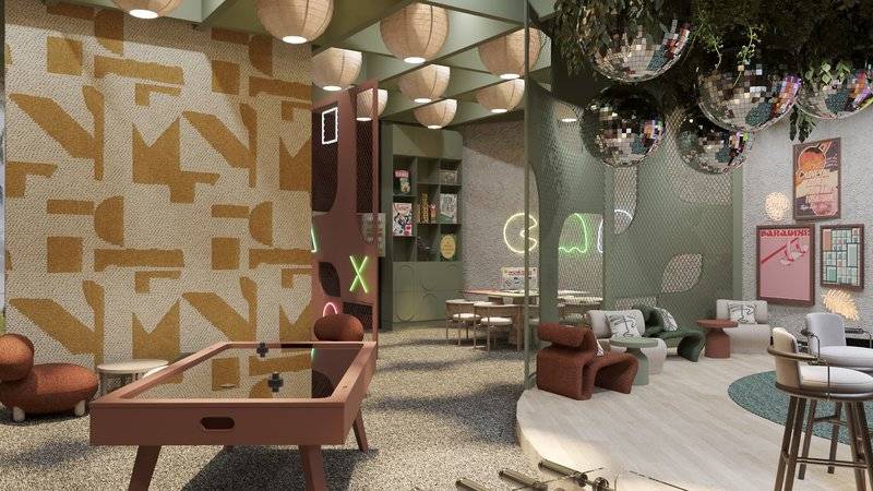 Inneneinrichtung des Ethno Belek Hotels mit modernen Möbeln und Discokugeln.