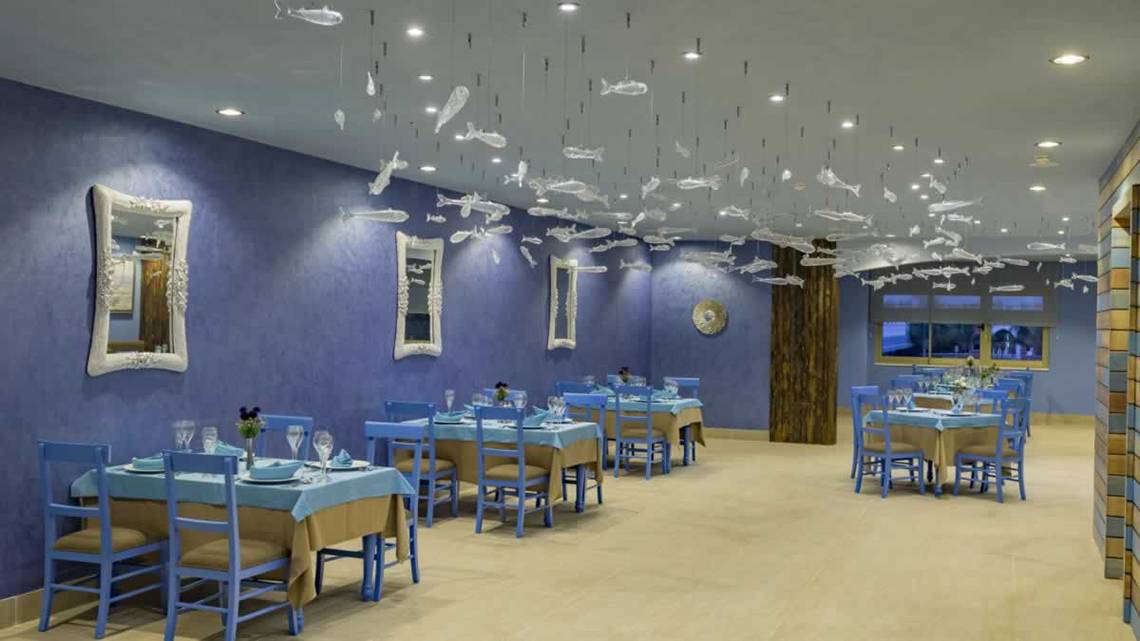 Royal Taj Mahal in Antalya, Restaurant