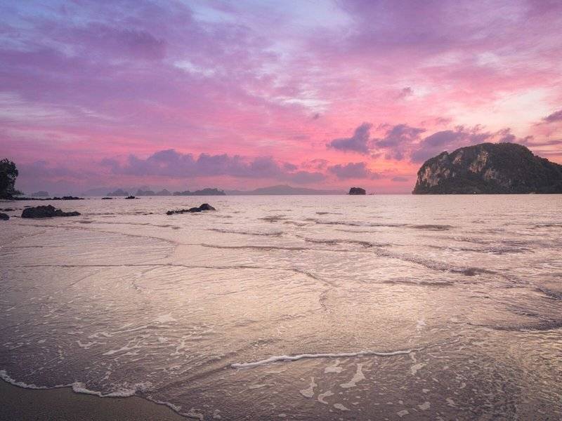 Sonnenuntergang am Strand des Anantara Koh Yao Yai Resorts und Villas