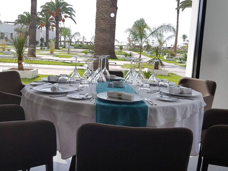 Essentisch im Hotel The Orangers Garden Villas & Bungalows mit Landschaftsausblick
