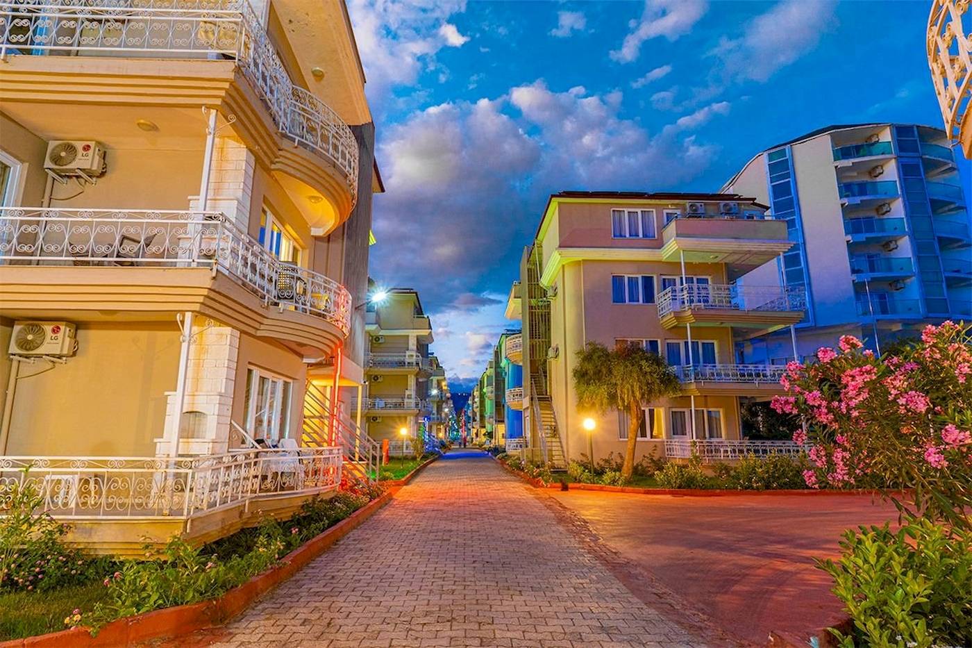 Club Wasa Holiday Village - Side