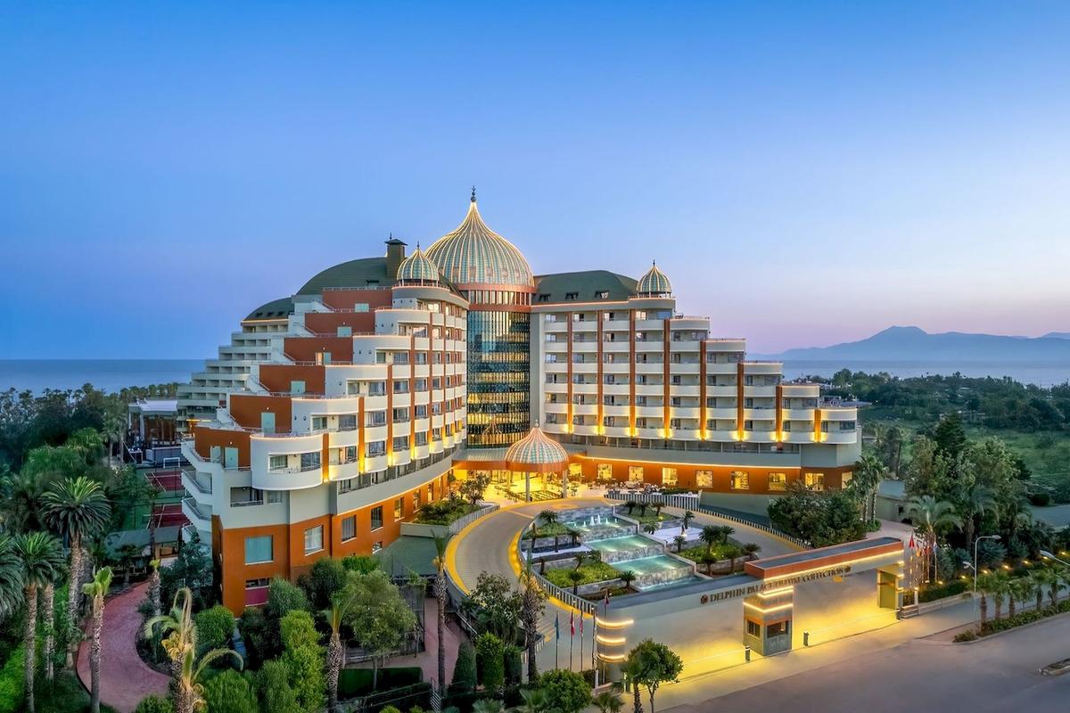 Außenansicht des Delphin Palace Hotels