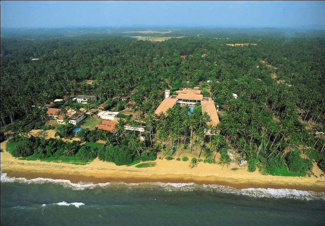 Meeresblick vom Mermaid Hotel & Club am Strand mit vielen Bäumen