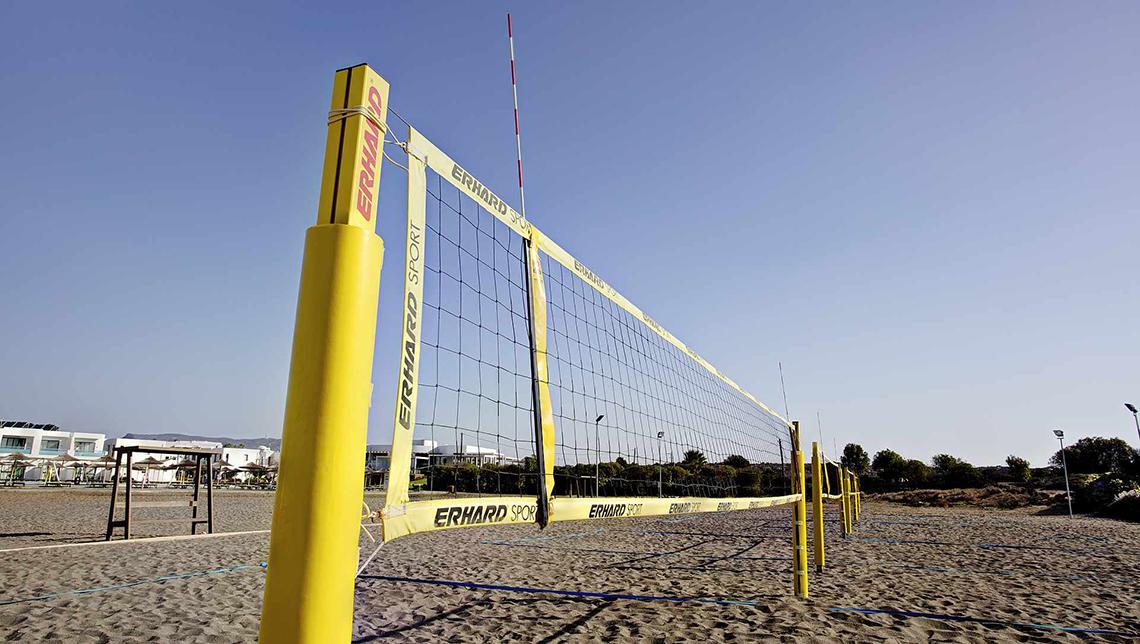Volleyballnetz auf dem Strand des Club Plimmiri Hotels