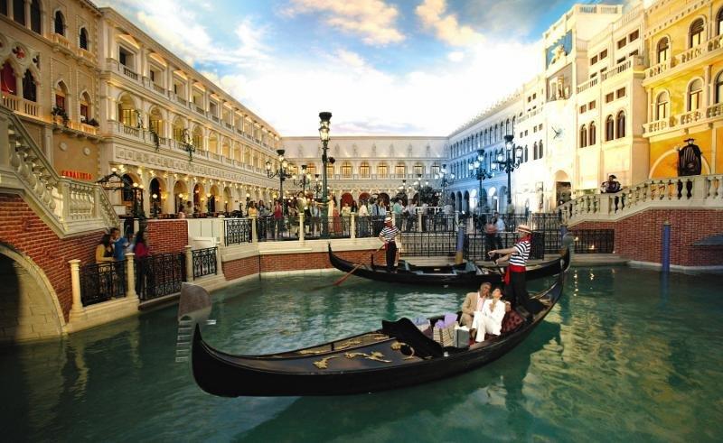 Gondeln auf dem Kanal im Venetian Resort Hotel & Casino