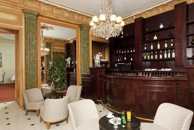 Lobby Bar im Best Western Hotel Ronceray Opera mit eleganter Einrichtung und Dekor.