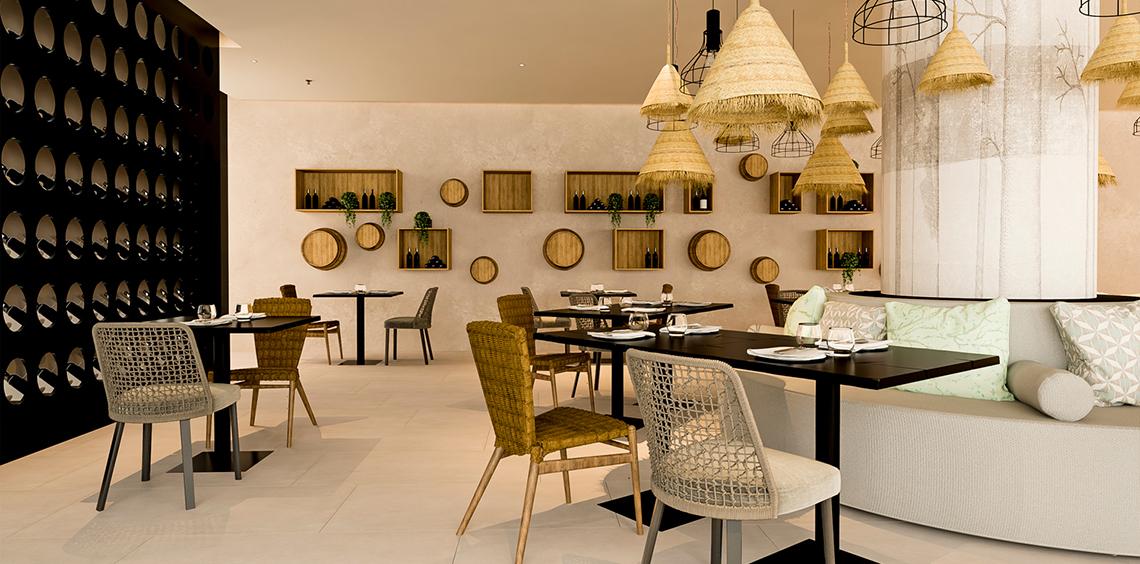 Innenansicht des Restaurants im Faro, a Lopesan Collection Hotel mit Tischen, Stühlen und Holzregalen an der Wand.