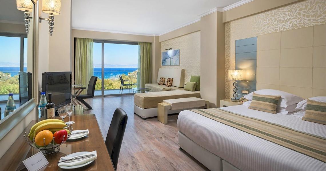 Suite Zimmer mit Meerblick und Balkon im Atrium Platinum Luxury Resort Hotel & Spa