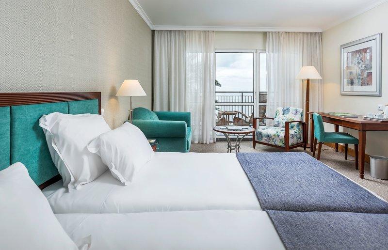 Doppelzimmer mit Balkon im Pestana Grand Premium Ocean Resort
