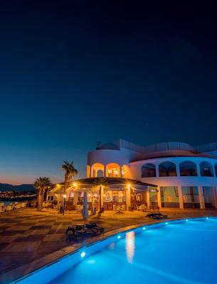 Reef Oasis Blue Bay Resort