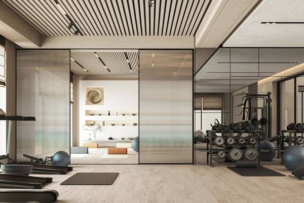 Innenraum des Fitnesscenters im Jaz Elite Amara Hotel mit modernen Geräten und einer offenen Fläche