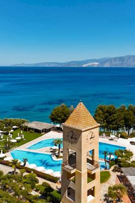 Candia Park Village Hotel mit Blick auf das Schwimmbad und den Ozean